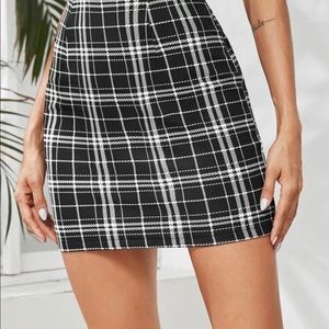 Mini skirt w fish nets
